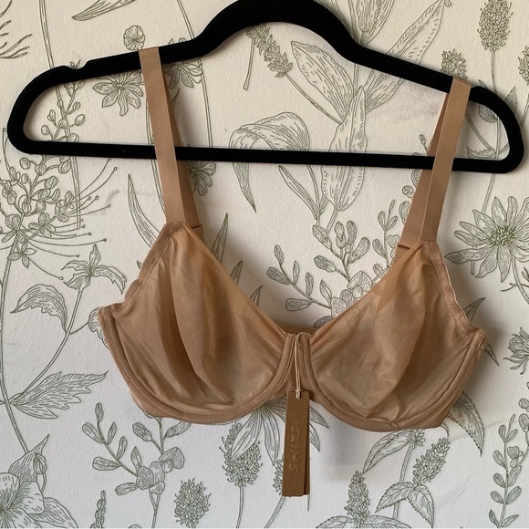 SKIMS  NO SHOW MOLDED UNLINED DEMI‎ BRA in Clay Size 34DDD - Picture 4 of 11